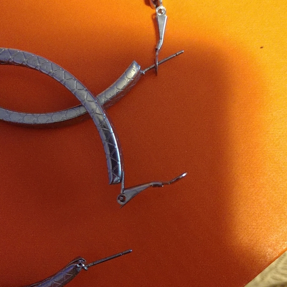 Hoop earrings - Picture 3 of 3